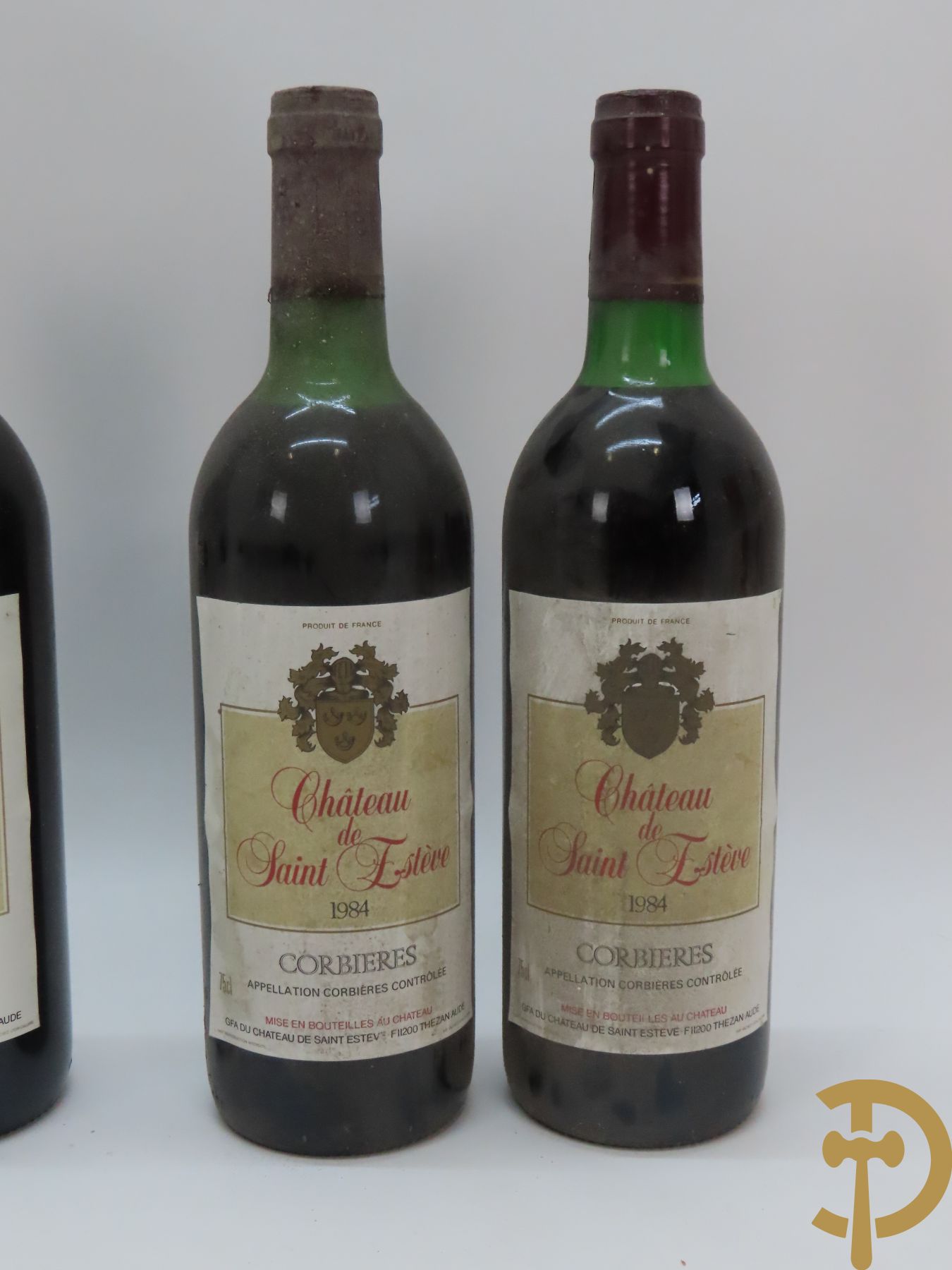 10 flessen Chateau de Saint Estève 1984 + 1 fles Chateau Landereau 
