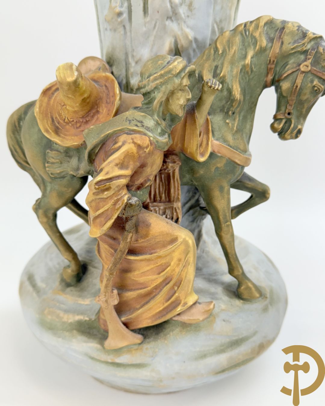 Paar Austria vazen bezet met orientaalse ruiters, nummer 4935