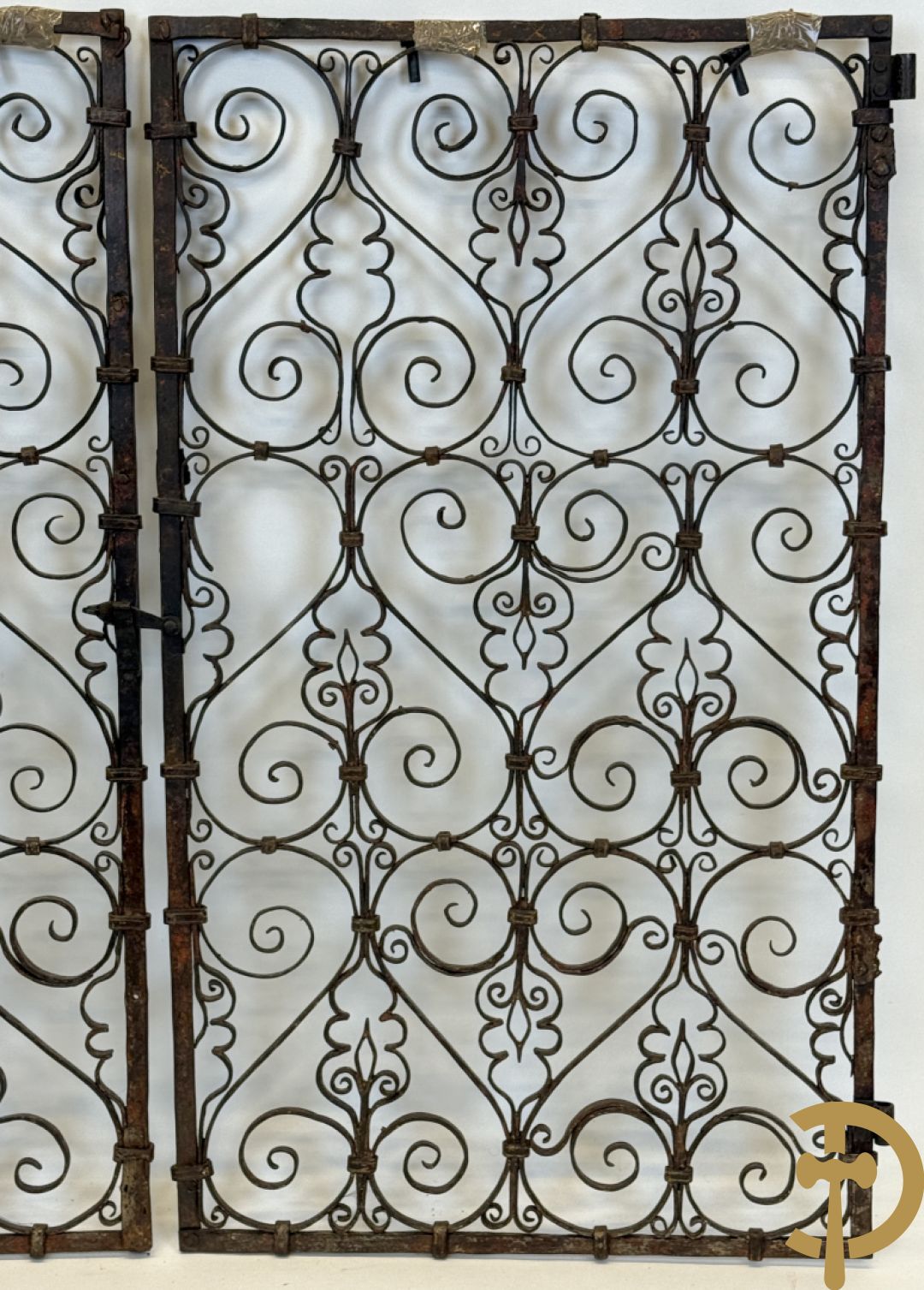 Tweedelig smeedijzeren raamvoorzetstuk