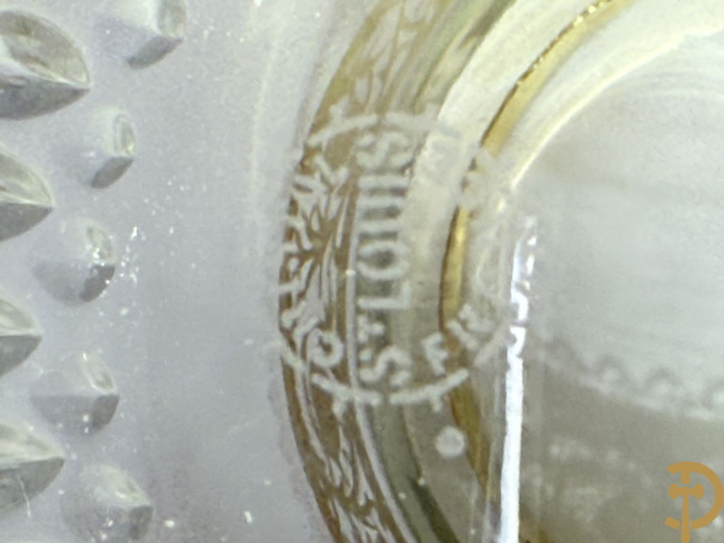 Kristallen shaker met Thistle decor, onderaan gemerkt cristallerie Saint Louis France