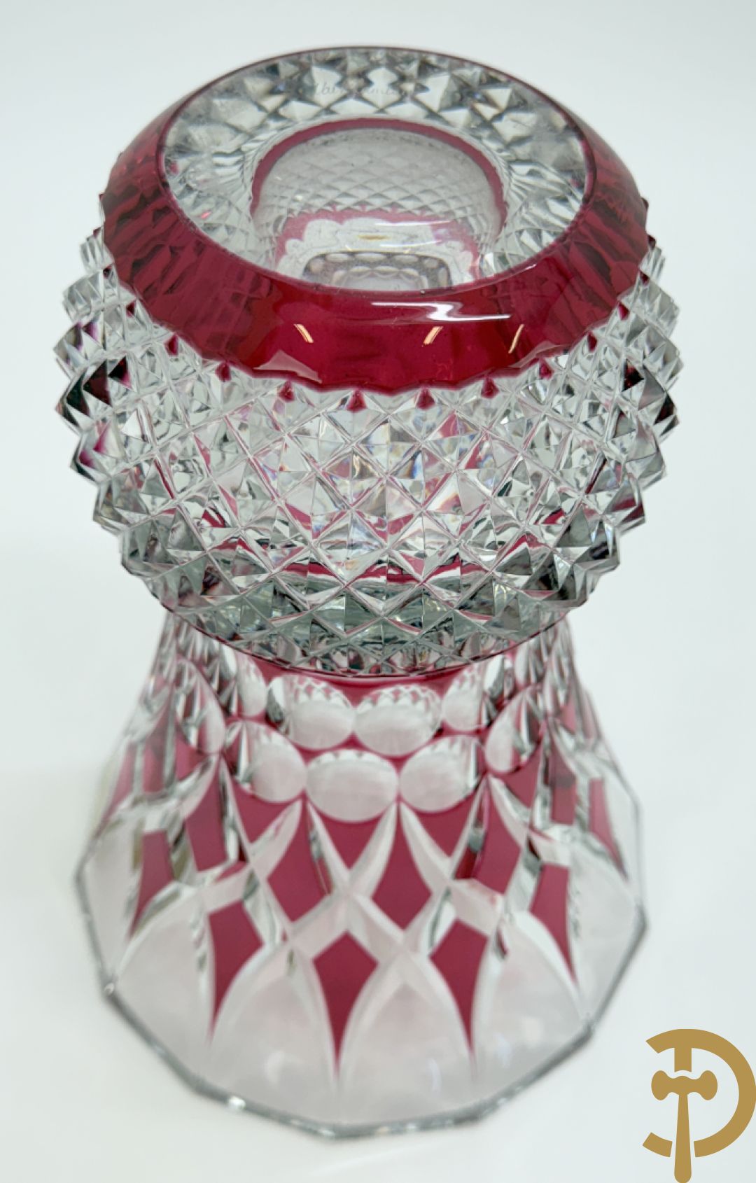 Val Saint Lambert  : Rode handgeslepen kristallen vaas