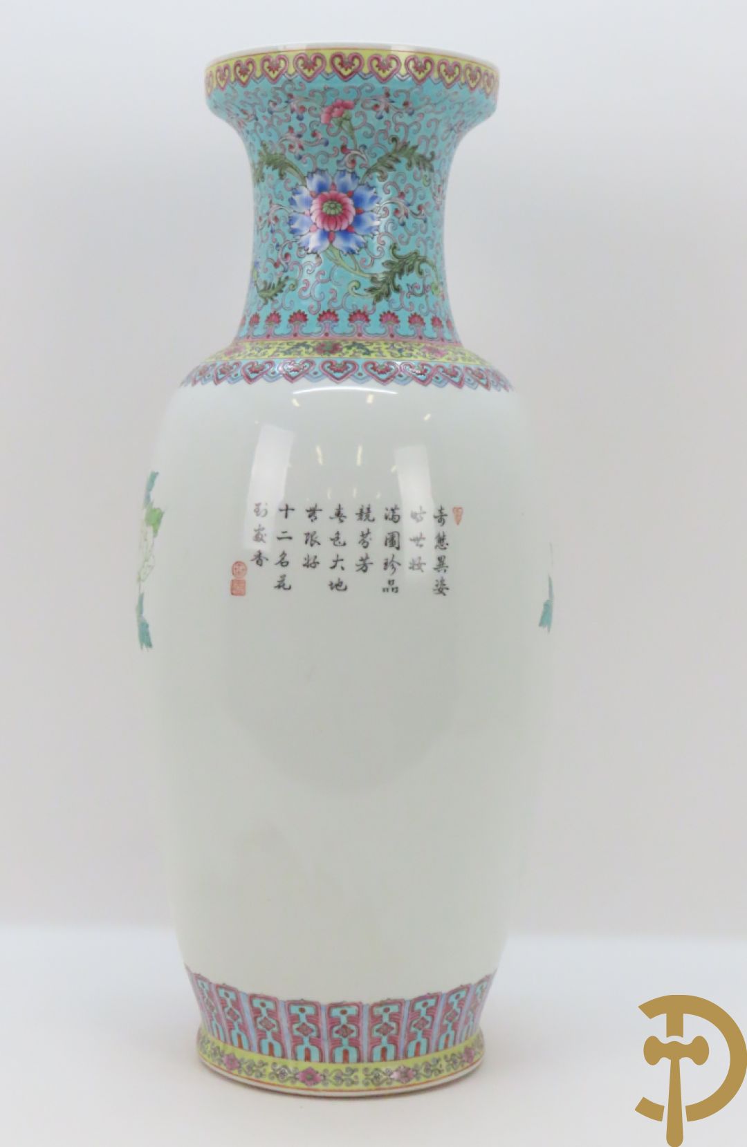 Chinese porseleinen repubieksvaas met bloementafereel