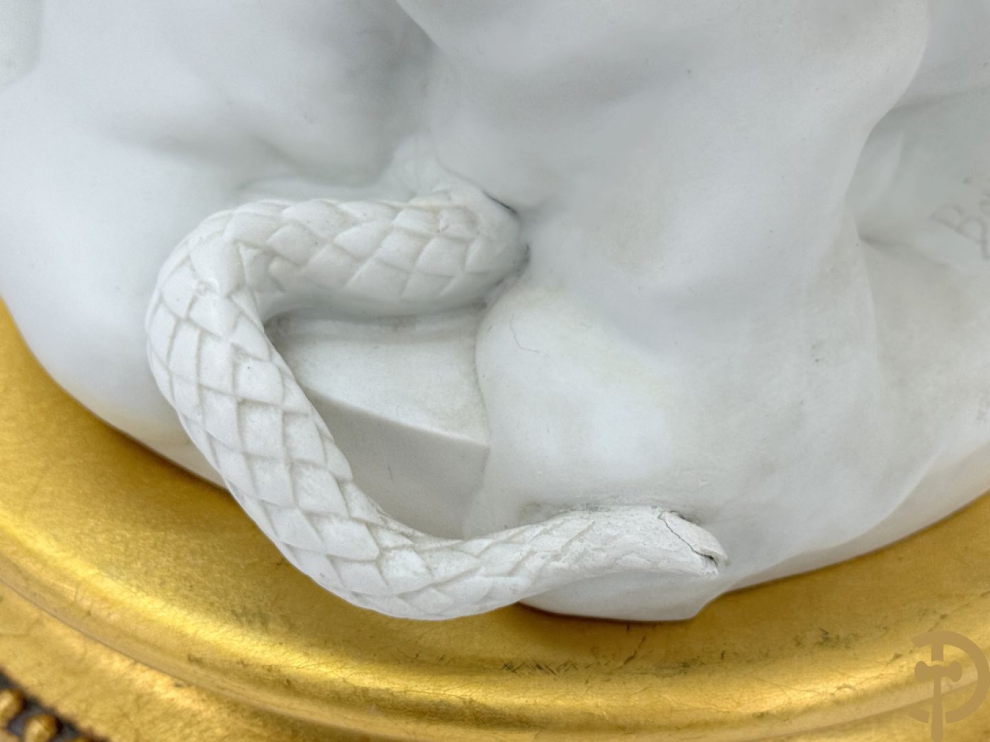 Boizet getekend, witte biscuit van Madonna met kind steunende op slang, gemerkt Sèvres, op vergulde sokkel