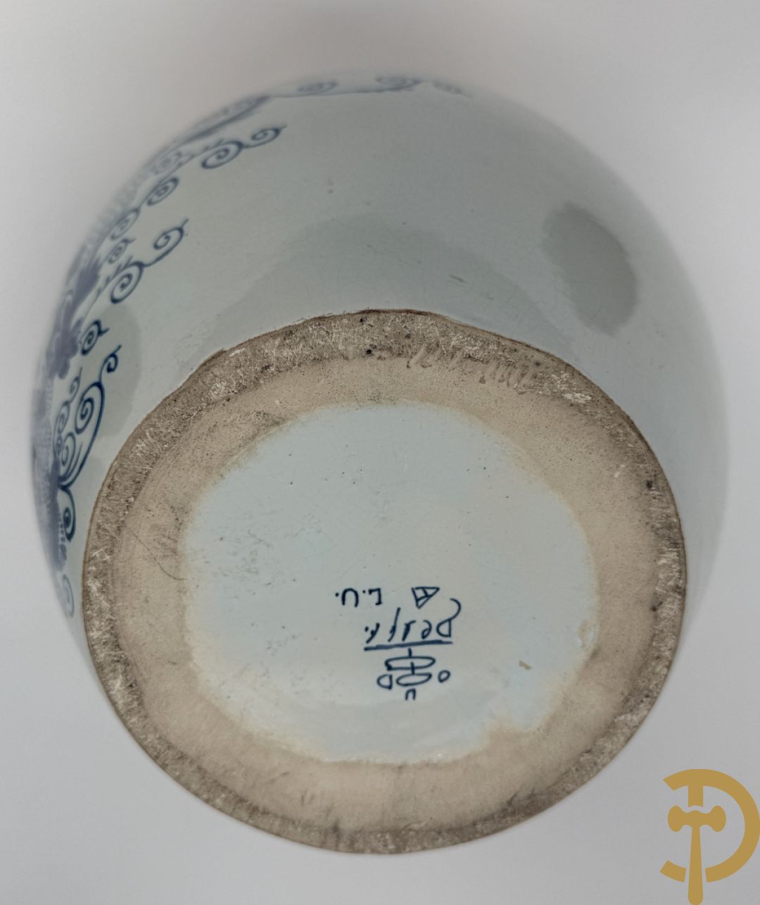 Tabakspot in Delftse faience, L.U. gemerkt onderaan + keramieken tabakspot