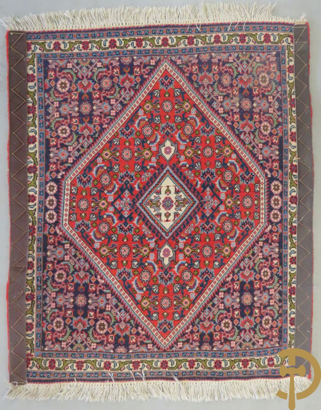 Vijf oosterse handgeknoopte tapijten