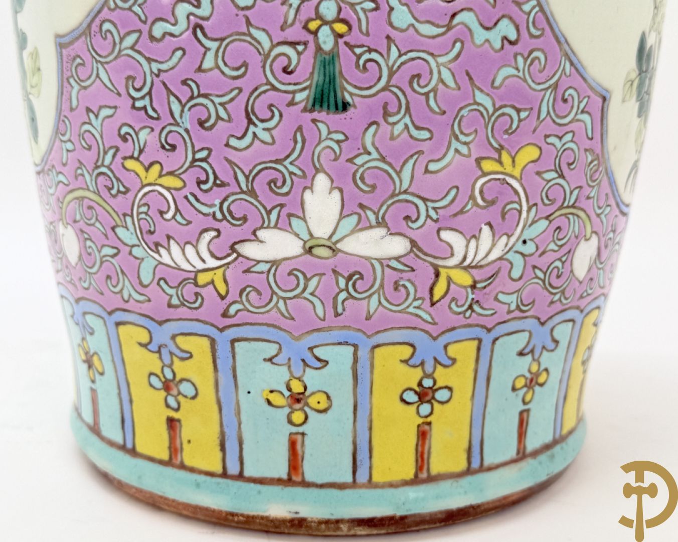 Chinese porseleinen vaas met vogel- en bloemendecor