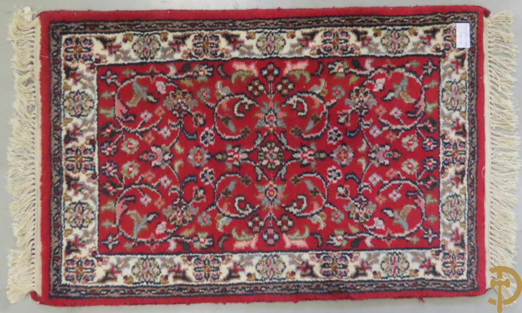 Vijf oosterse handgeknoopte tapijten