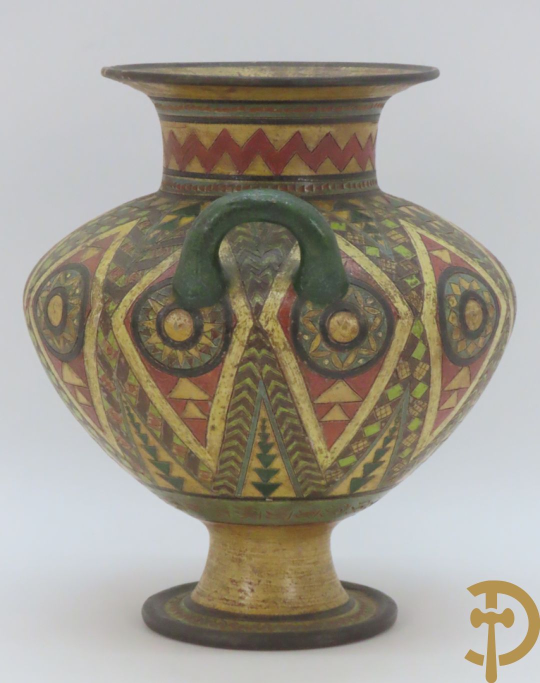Vaas in terra cotta met geometrische motieven, Amfora, Grieks model, onleesbaar getekend onderaan