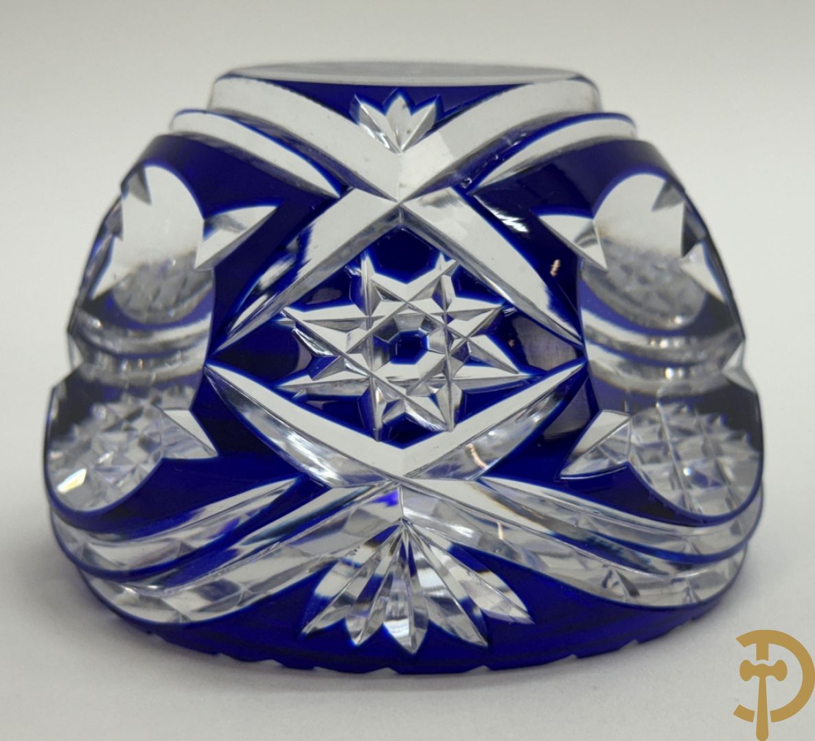 Twee presse papiers van Cristallerie d