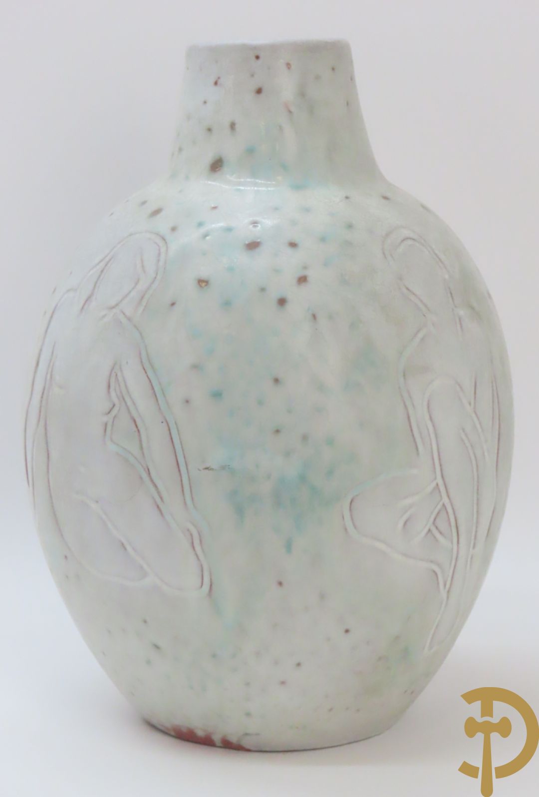 Wit gecraqueleerde design vaas met gestyleerd damesdecor, gemerkt Mobach Utrecht