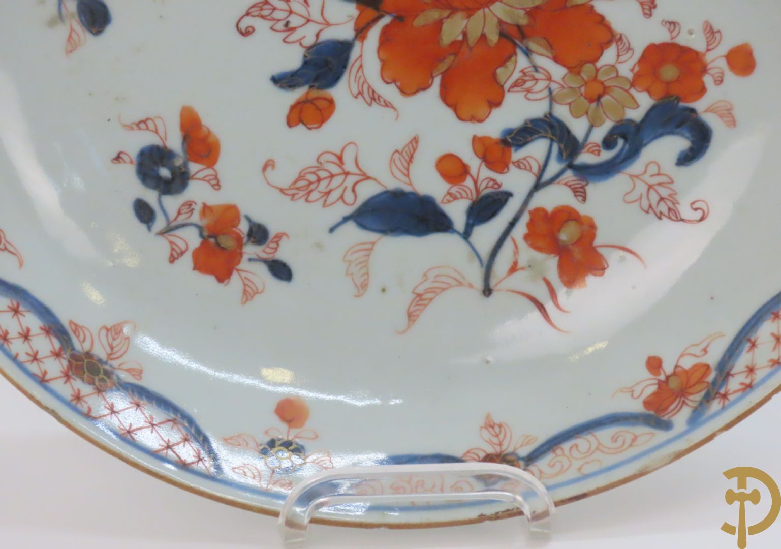 Paar Imari borden + 1 ander Imari bord + 2 Imari coupjes + Imari schoteltje