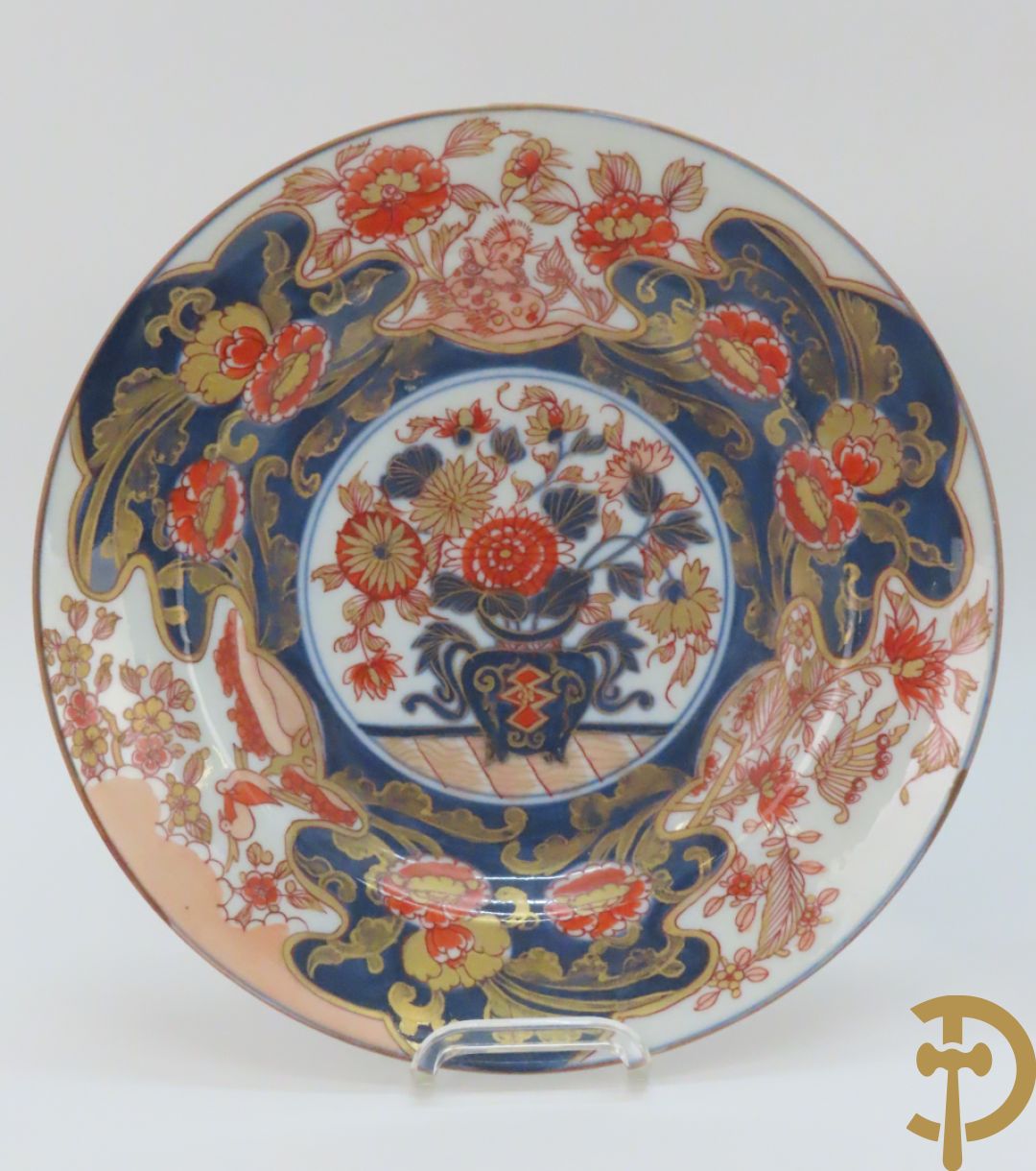 Paar Imari borden + 1 ander Imari bord + 2 Imari coupjes + Imari schoteltje