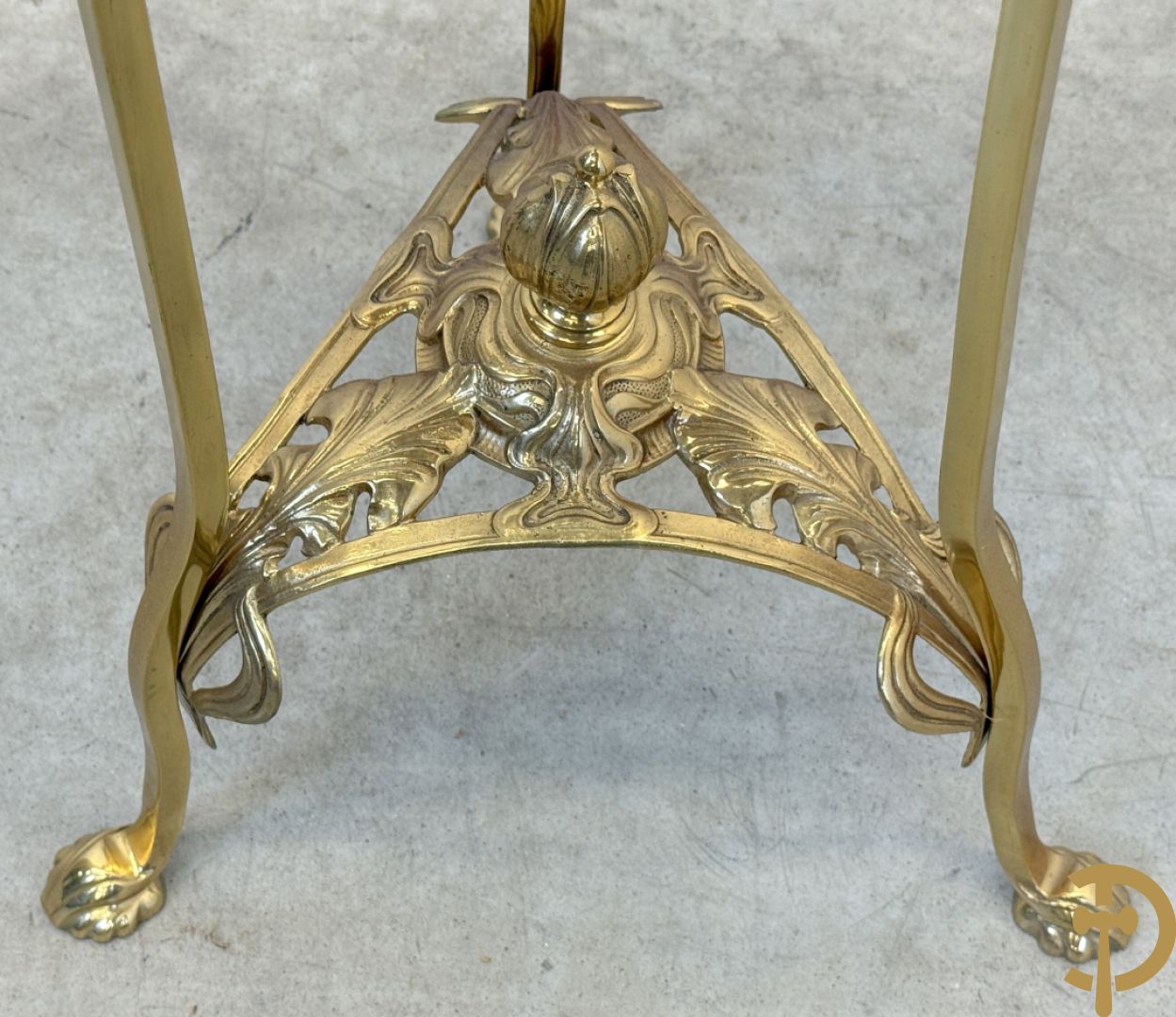 Koperen geajoureerde staander, Jugendstil