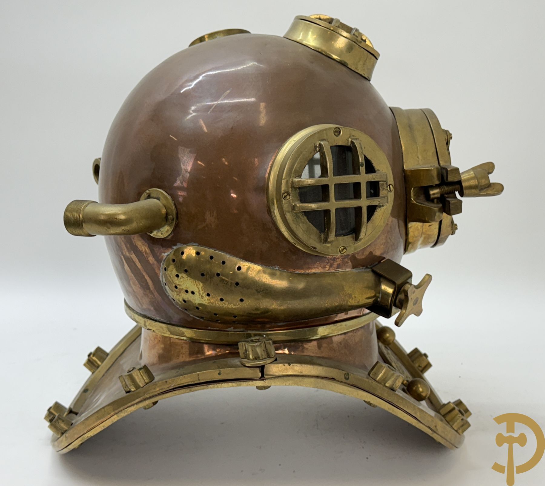 Koperen replica duikershelm