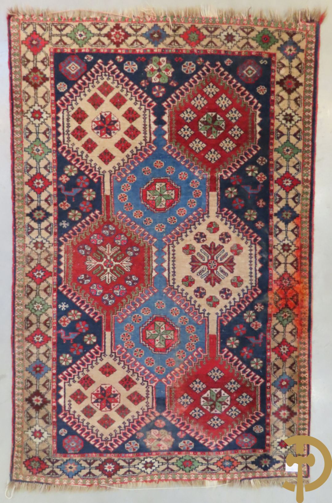 Drie oosterse handgeknoopte tapijten Kaukasus