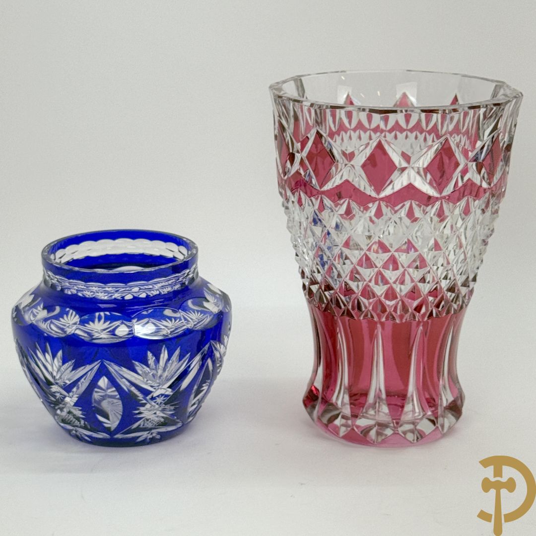 Val Saint Lambert : Rode kristallen vaas + blauwe pique fleur