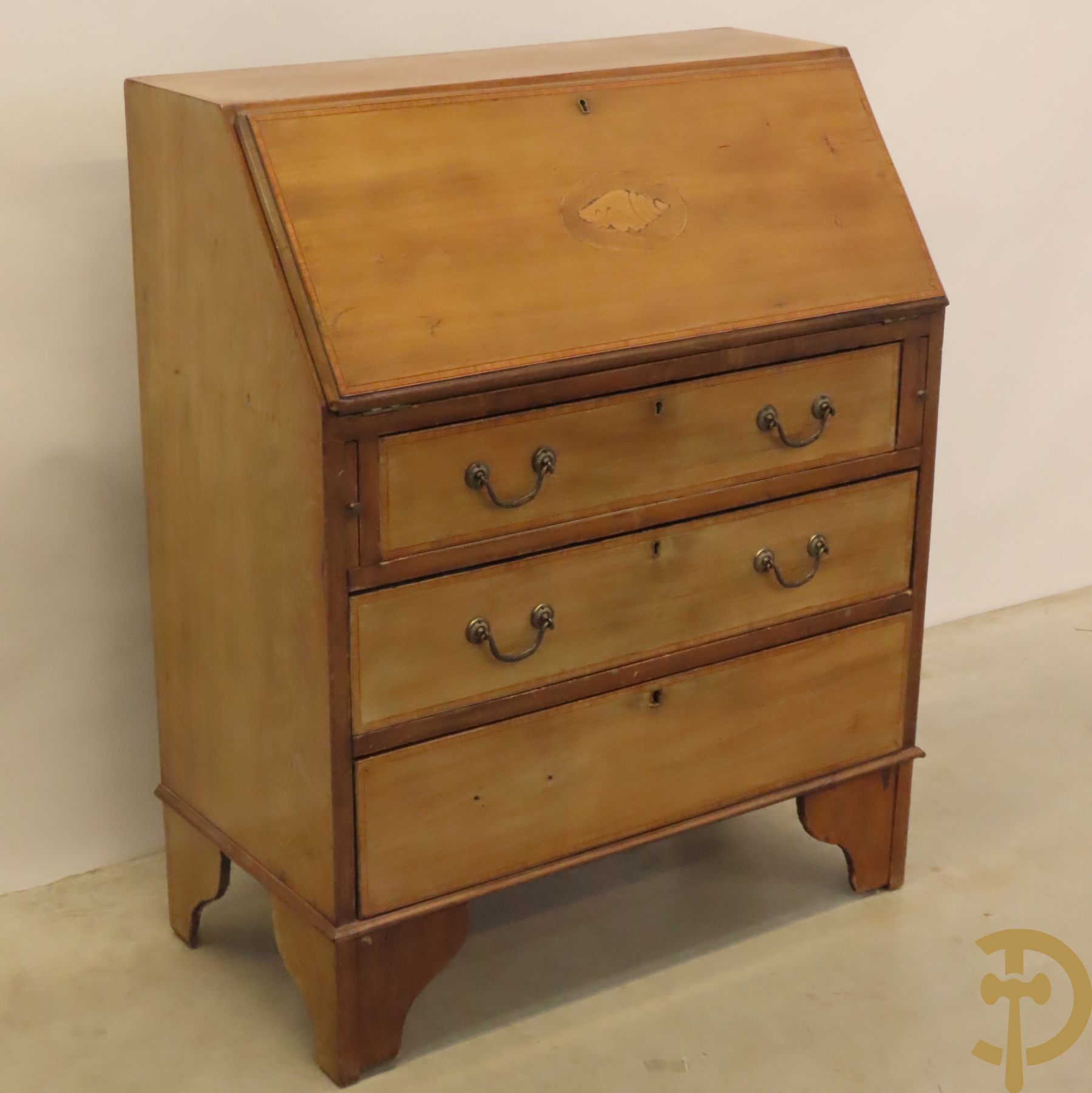 Engels notelaren klapbureau met 3 lades en inleg