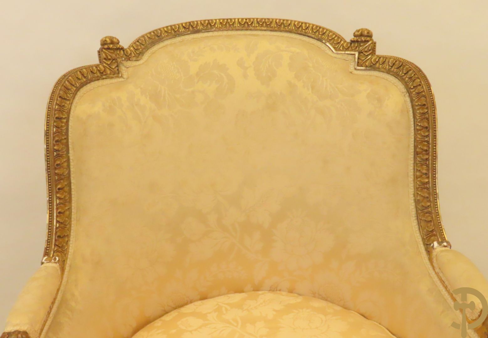 Vergulde Louis XVI armzetel met accanthusranken