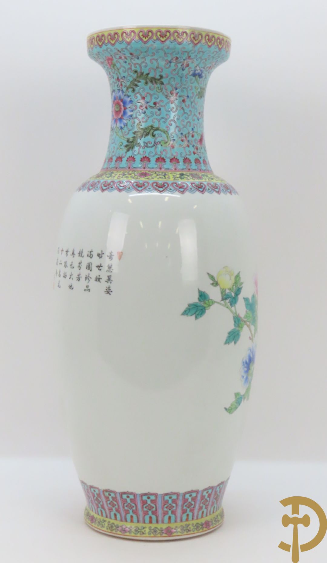 Chinese porseleinen repubieksvaas met bloementafereel