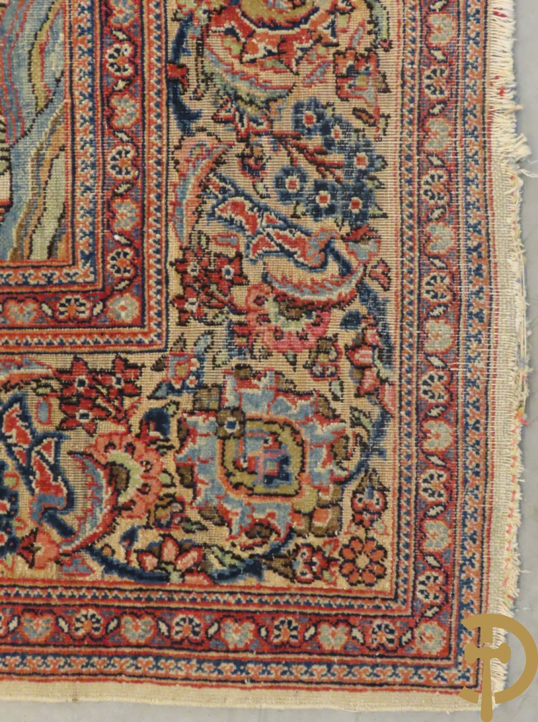 Oosters handgeknoopt tapijt Tabriz met amfoor, bloemen en levensboom