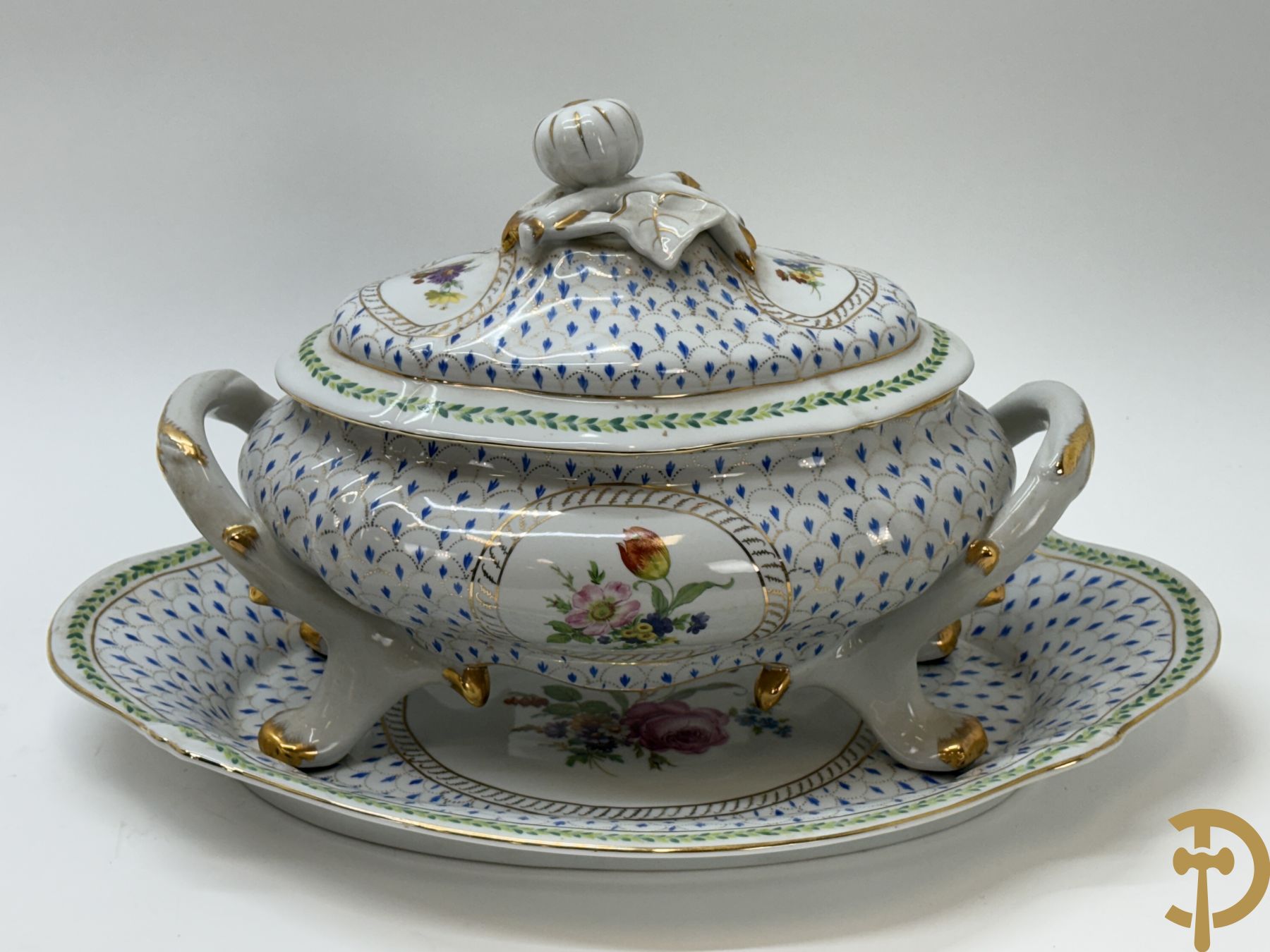 Wit porseleinen milieu de table met bloemendecor, Limoges gemerkt