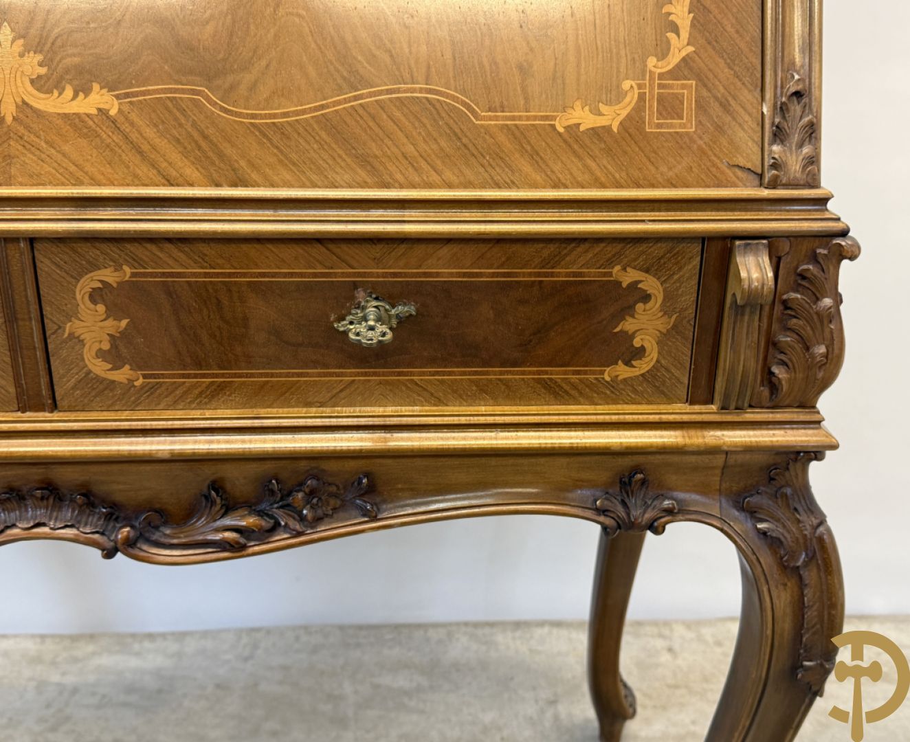 Notelaren secretaire met vitrine, Louis XV