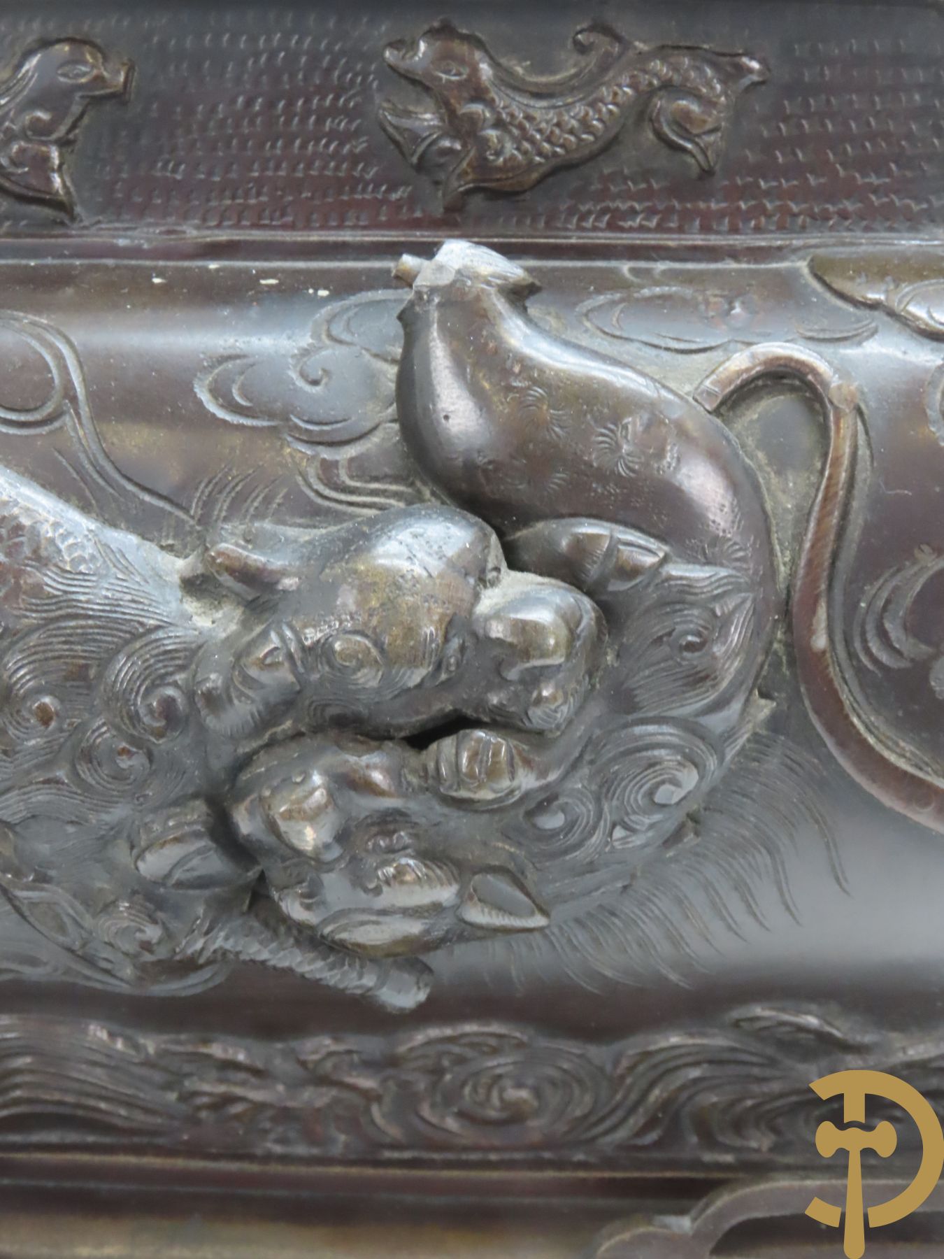 Bronzen Aziatische brule parfum met vogel- en drakenmotieven en 2 oren