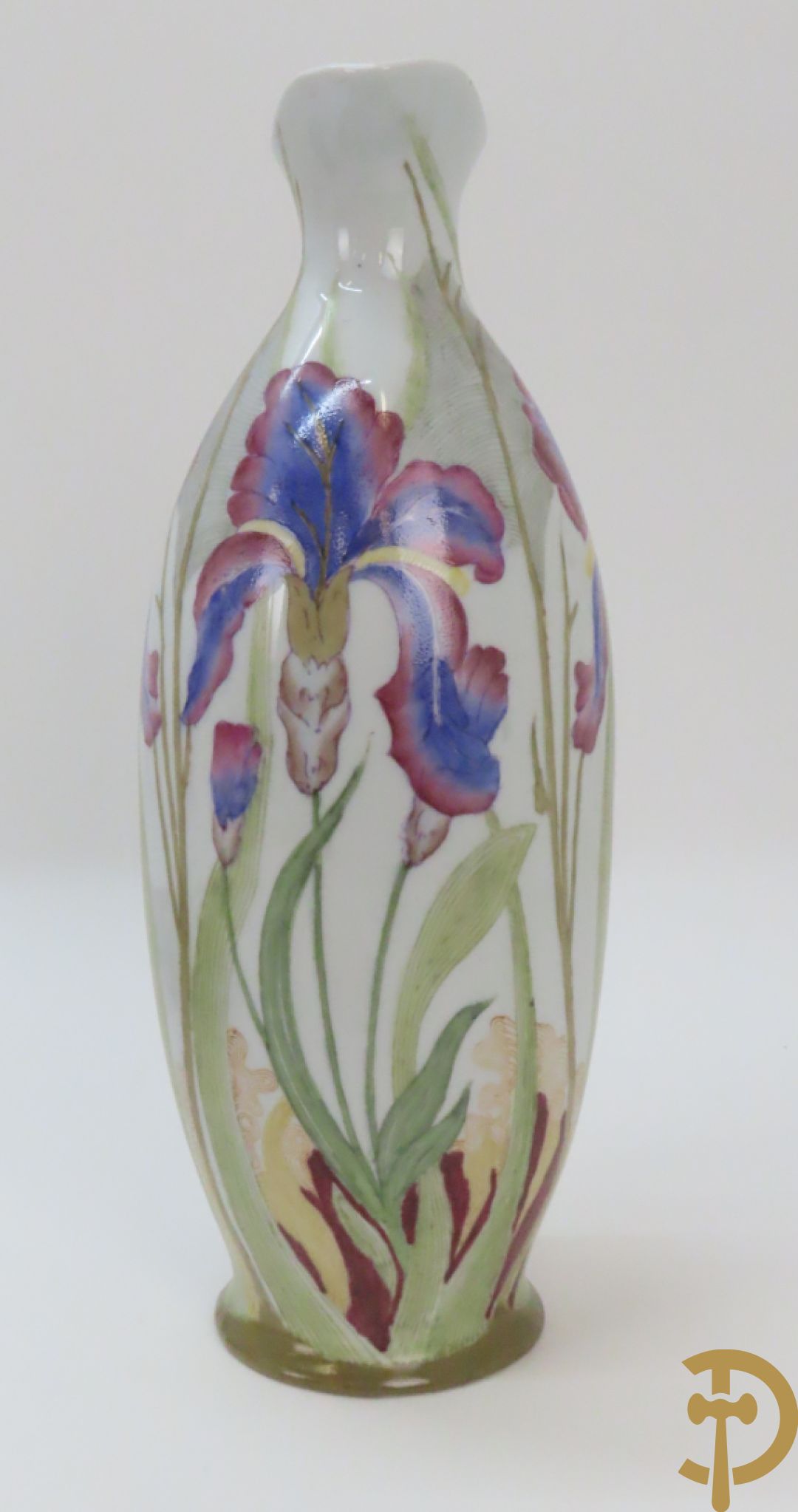 Twee Hollandse vazen met bloemendecor, Colenbrander Arnhem Holland