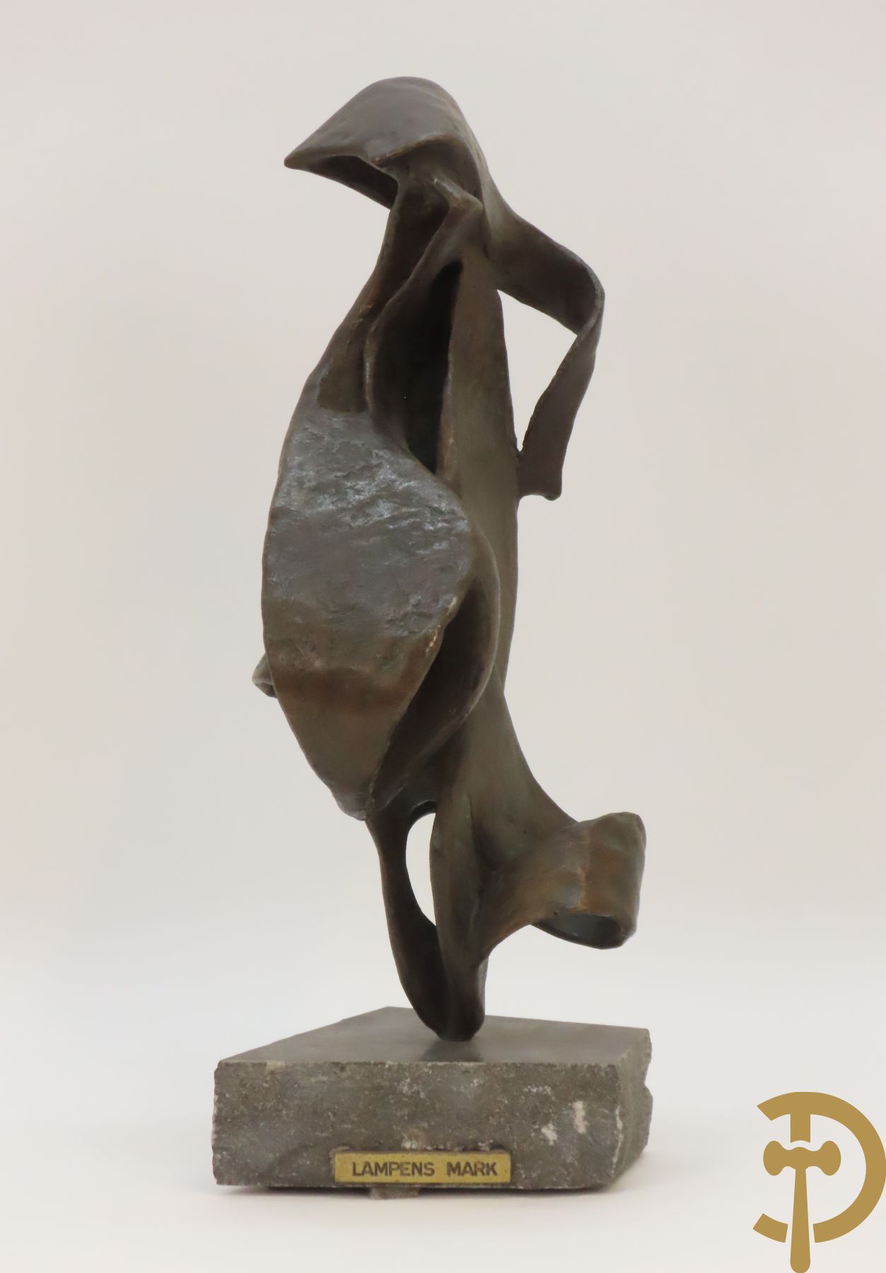 LAMPENS Mark gemerkt met naamplaatje onderaan 