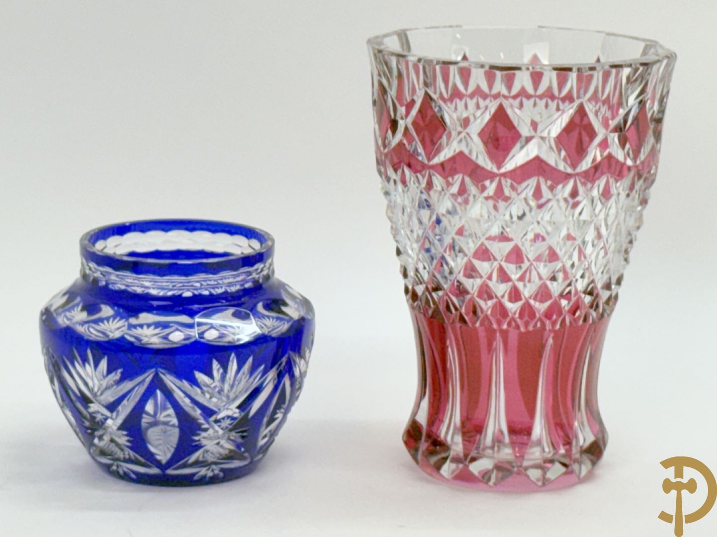 Val Saint Lambert : Rode kristallen vaas + blauwe pique fleur