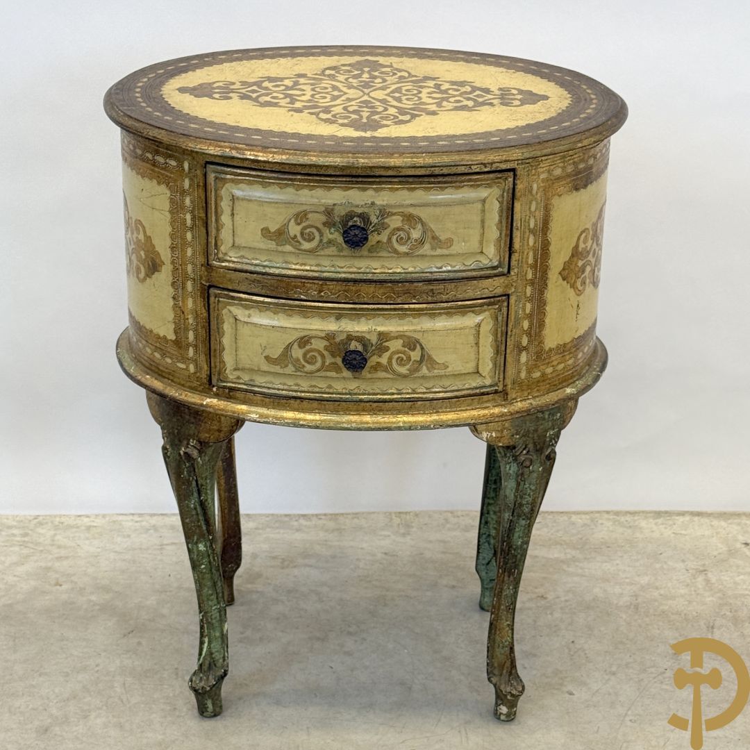 Ovaal Italiaans bijzettkastje