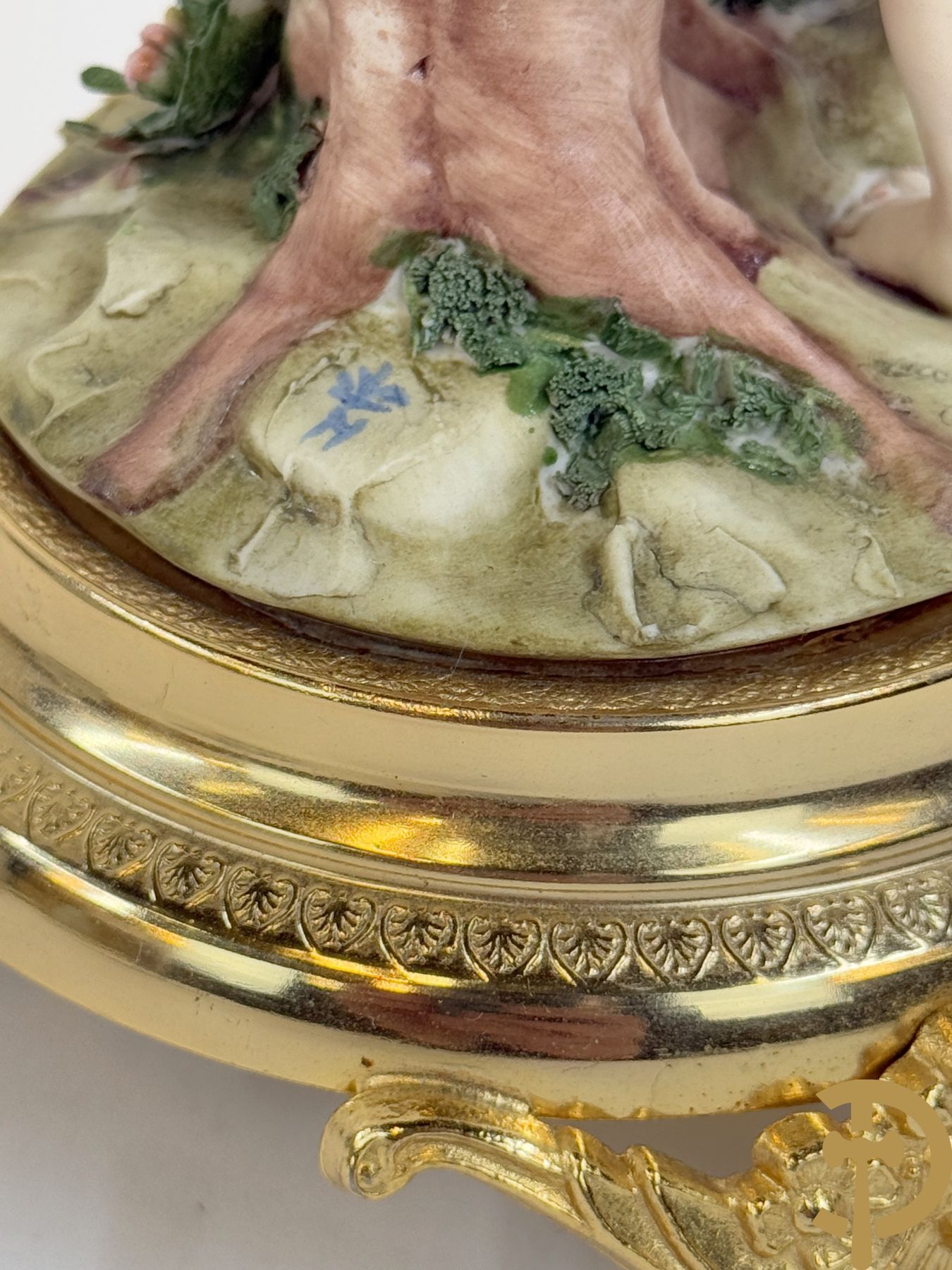 Vier Spaanse gekleurde biscuits met kinderen, Zaphir gemerkt + Italiaanse biscuits met cupido