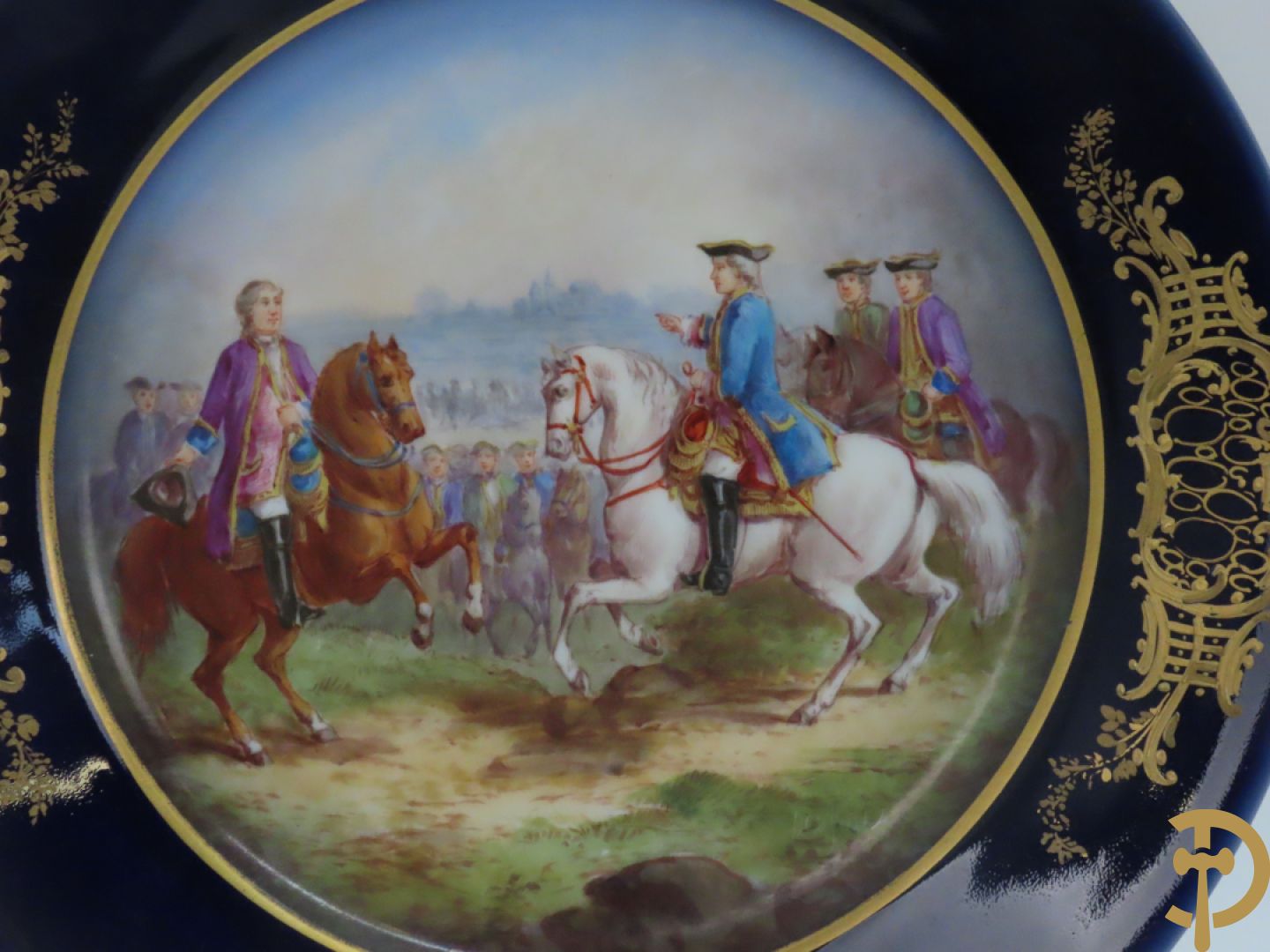 Paar handbeschilderde porseleinen Sèvres borden 