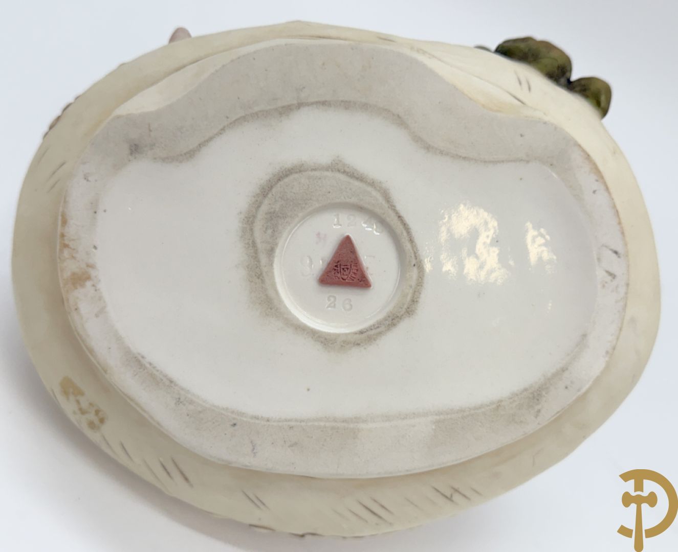 Royal Dux coupe met jongeman en fruitdecor, nummer 1248