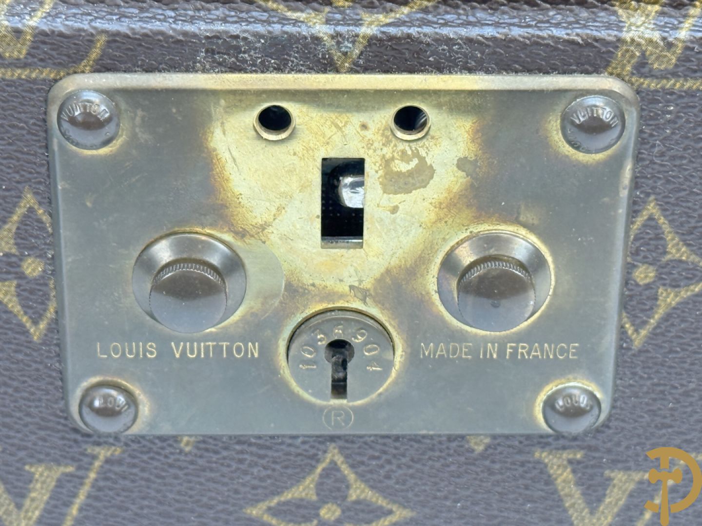 Louis Vuitton beauty case met verschillende vakjes en genummerd 948947
