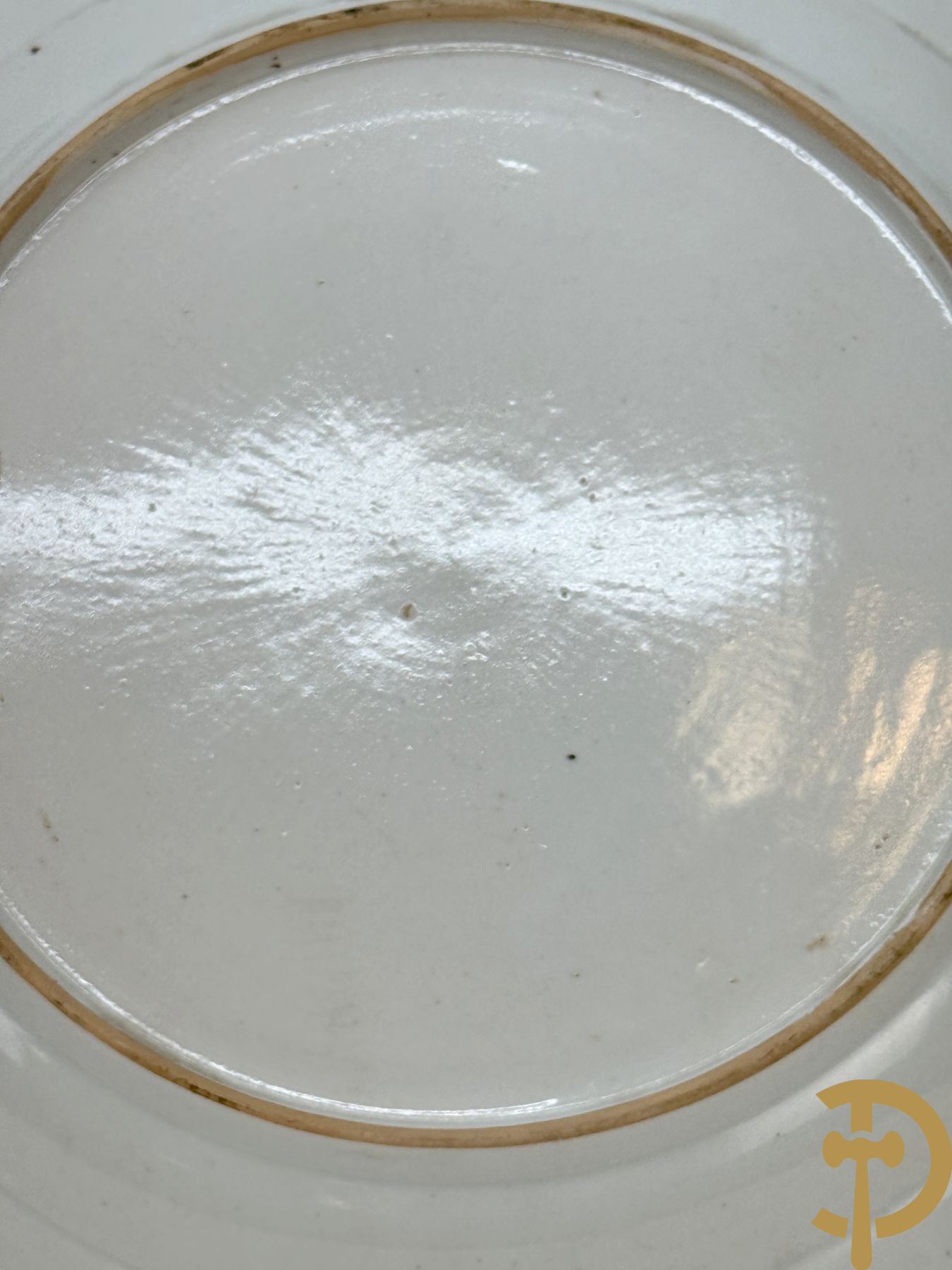 Chinees porseleinen Imari bord met landschapsdecor en bloemen