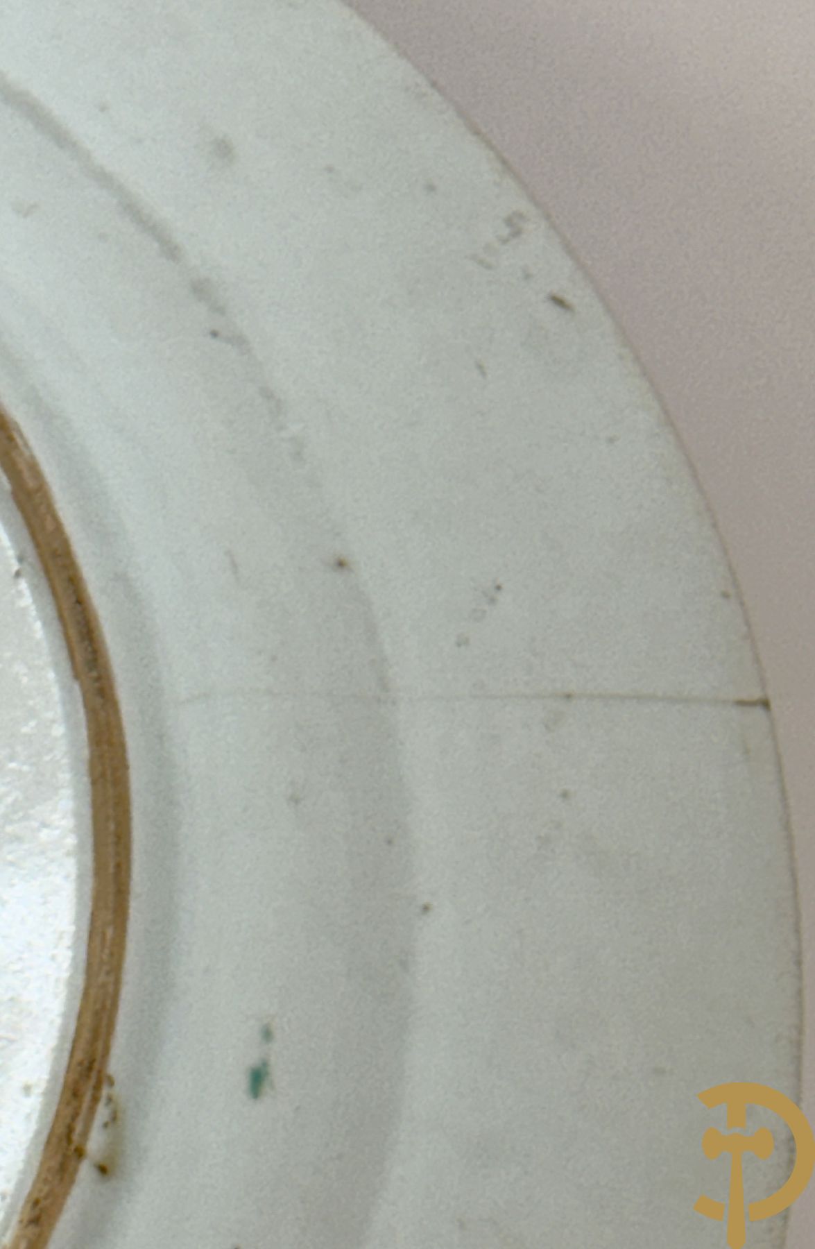 Chinees porseleinen Imari bord met landschapsdecor en bloemen