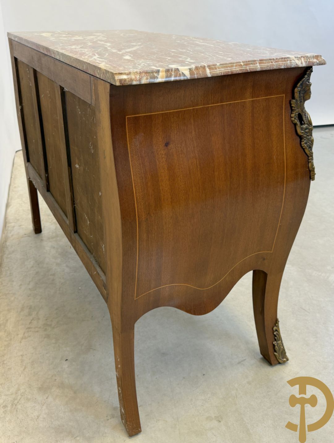 Notelaren Louis XV tweeladencommode met bronsbeslag en marmeren blad