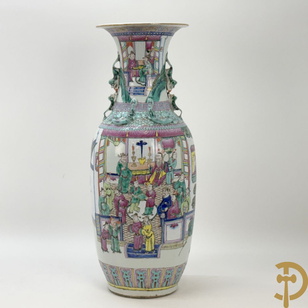 Chinese porseleinen vaas met dubbel decor van geanimeerd interieurzicht en mannen op paarden