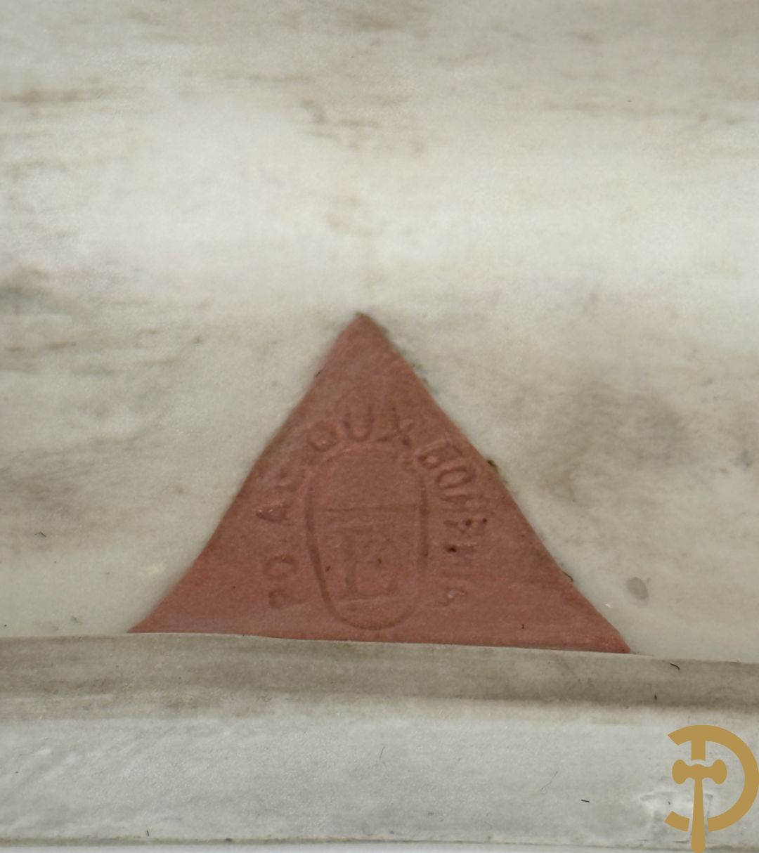 Koets in Royal Dux getrokken door cupido