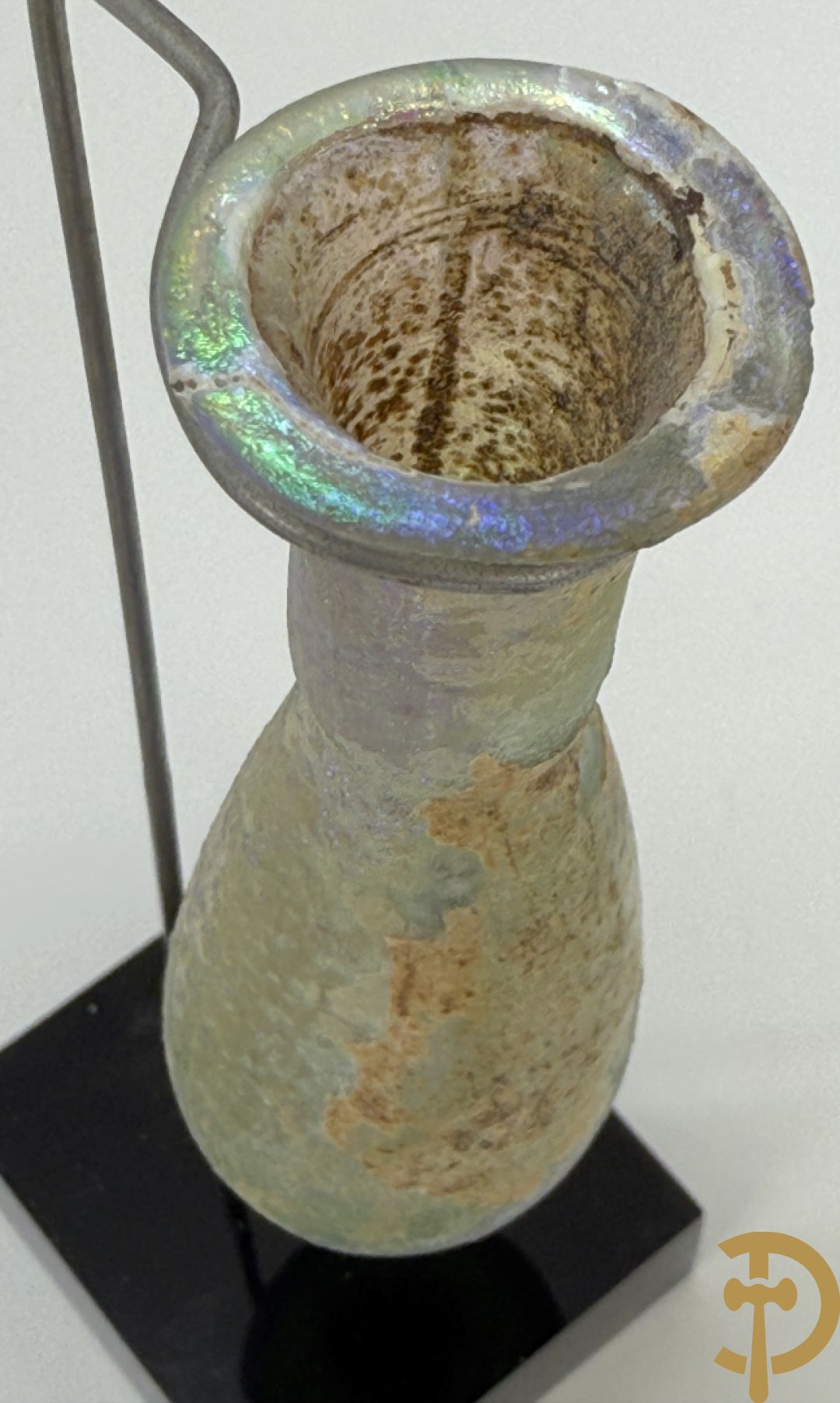 Drie antieke Romeinse glazen flesjes