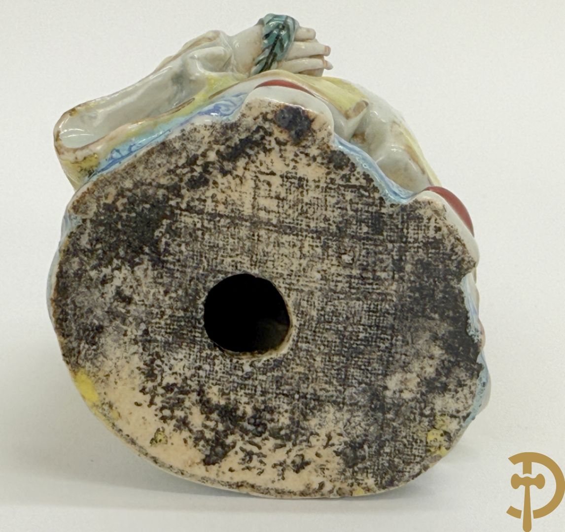 Vier Chinese porseleinen wijsgeren waarvan 1 gestempeld