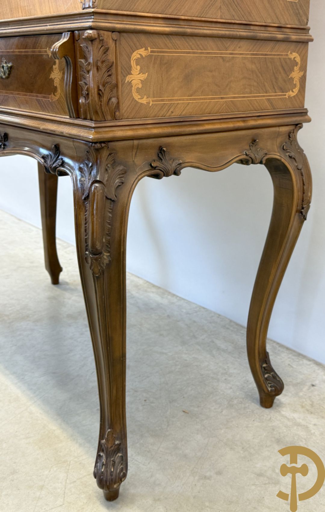 Notelaren secretaire met vitrine, Louis XV