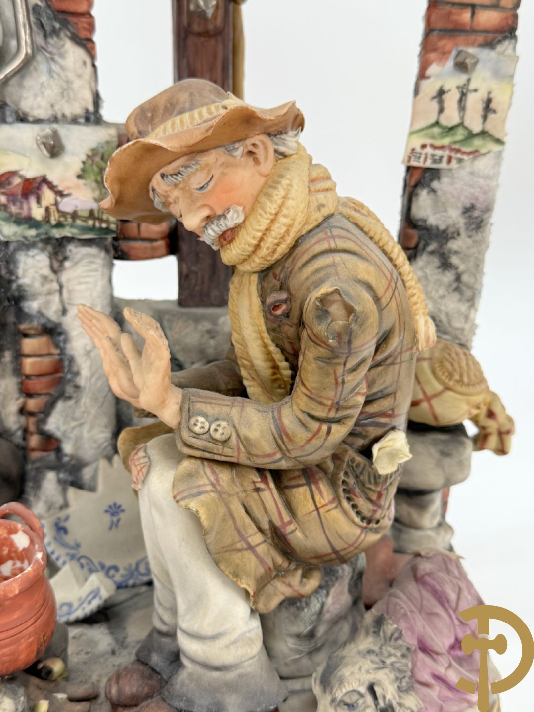 Zes porseleinen groepen Capo di Monte : Paarden met koets, oude man op bank, dame met kinderen, cupido