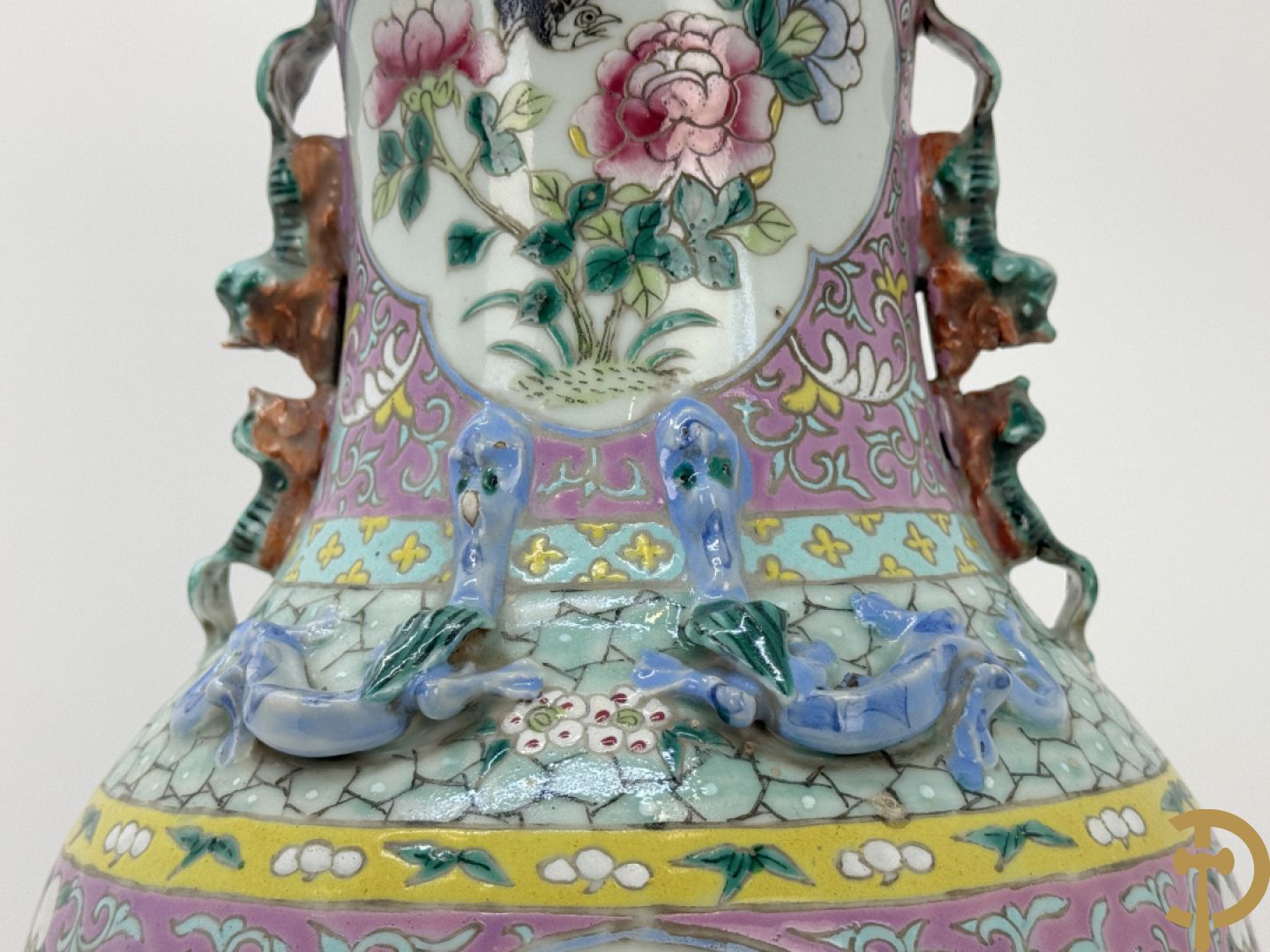 Chinese porseleinen vaas met vogel- en bloemendecor