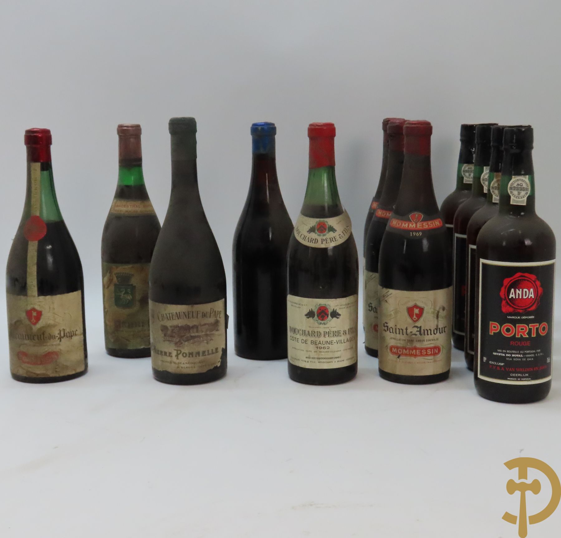 2 flessen Chateauneuf du Pape + 3 flessen Saint Amour '69 + 4 flessen Porto + 2 flessen onbekende wijn
