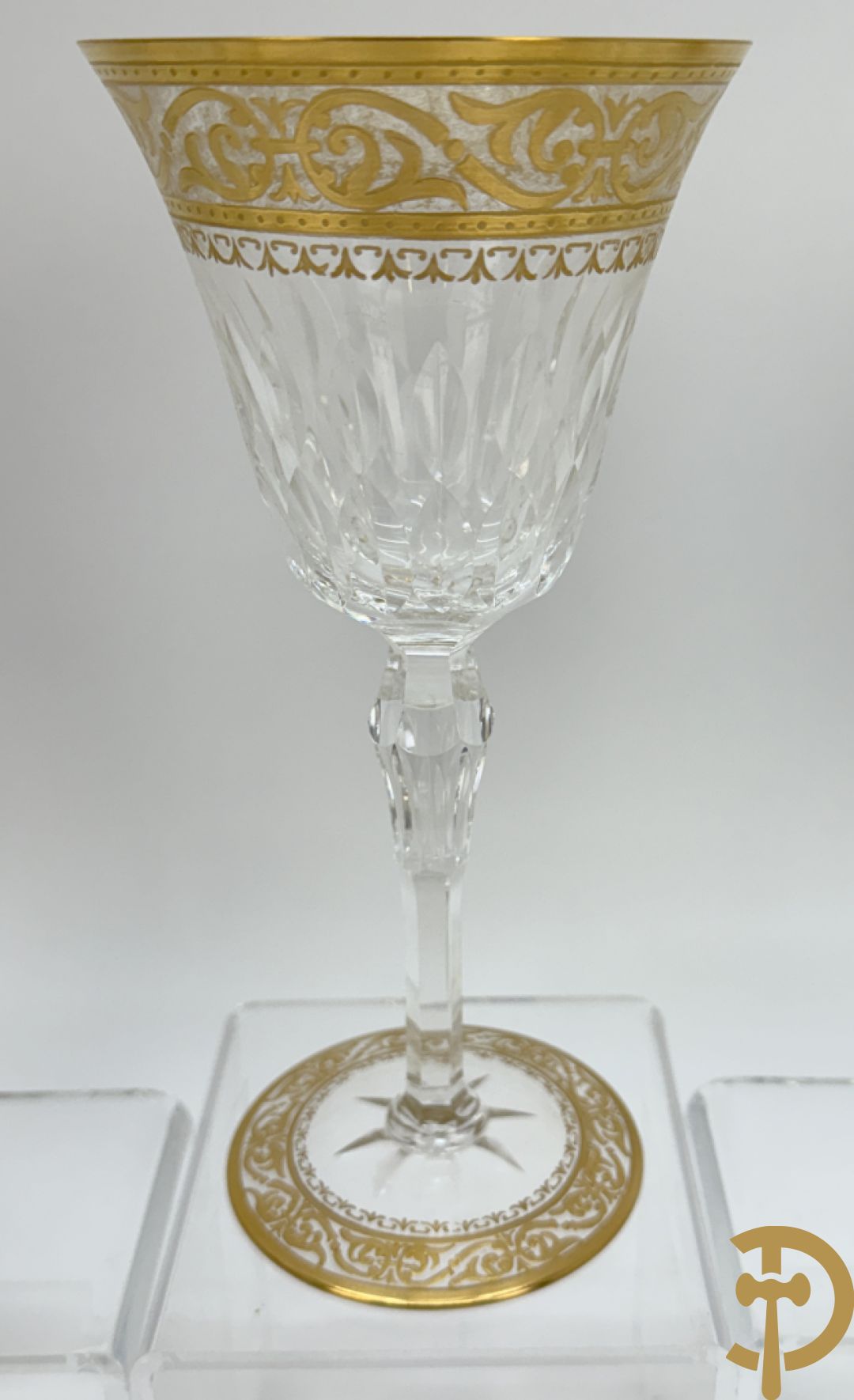 Set van 5 whiskey glazen, 1 waterglas, 1 witte wijnglas, 1 rode wijnglas, 1 champagnefluit en 
1 Longdrink glas, Saint Louis, model Thistle