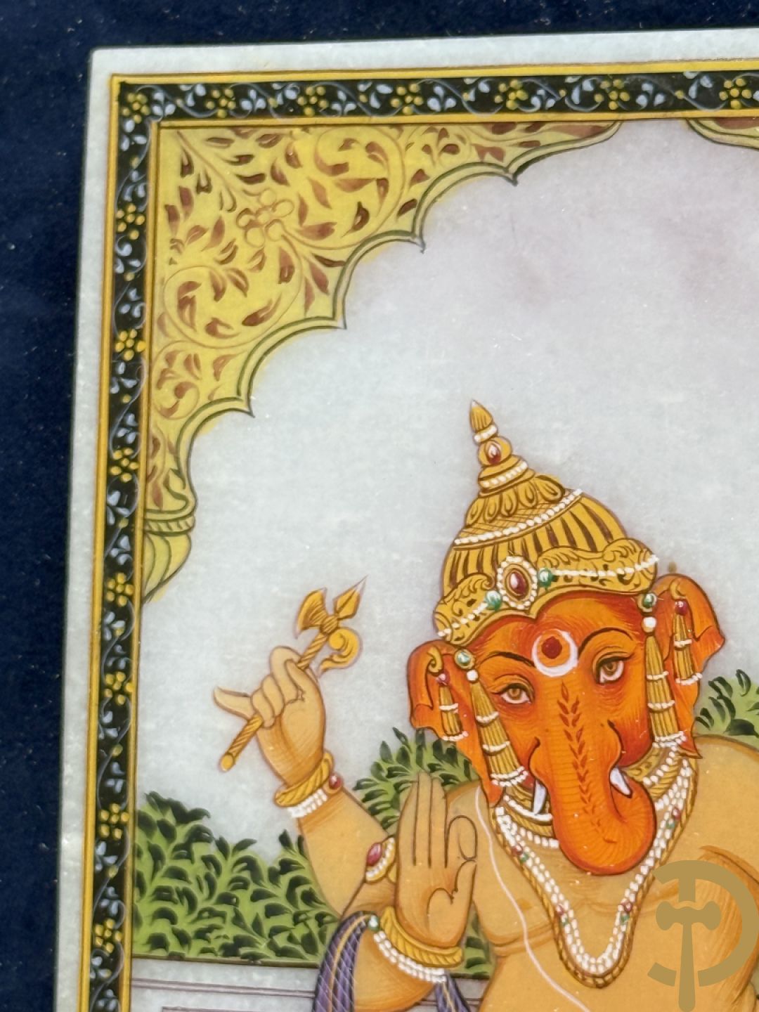 Zes Indische geanimeerde tekeningen van goden en liefdesscènes op gesteente