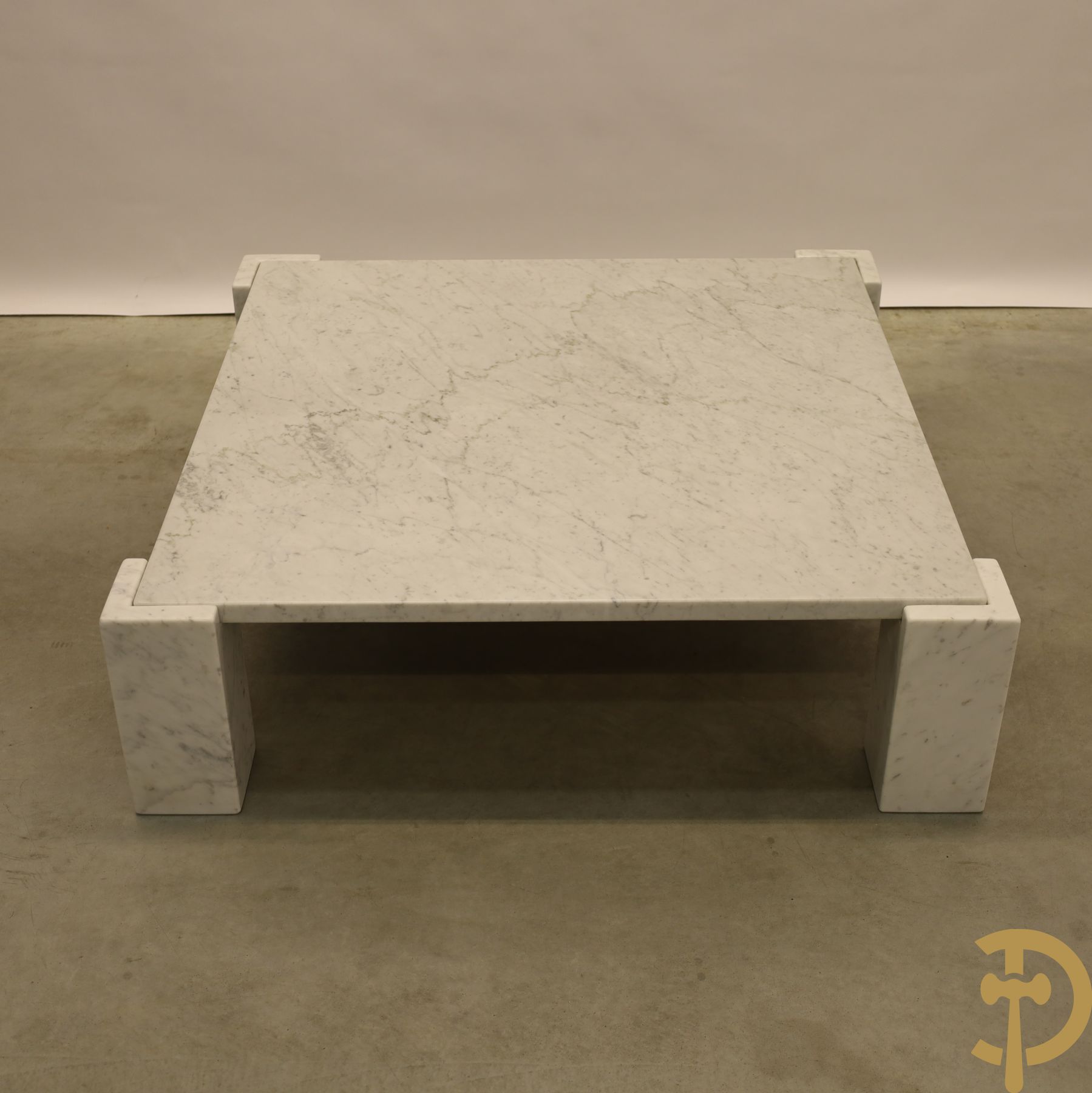 Wit marmeren design tafel