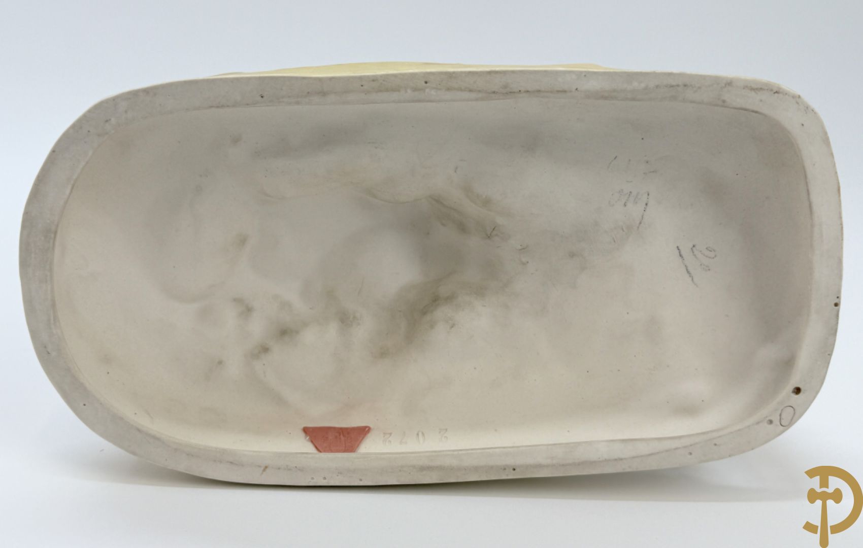 Paardenmenner in Royal Dux, onderaan gemerkt nr. 2072